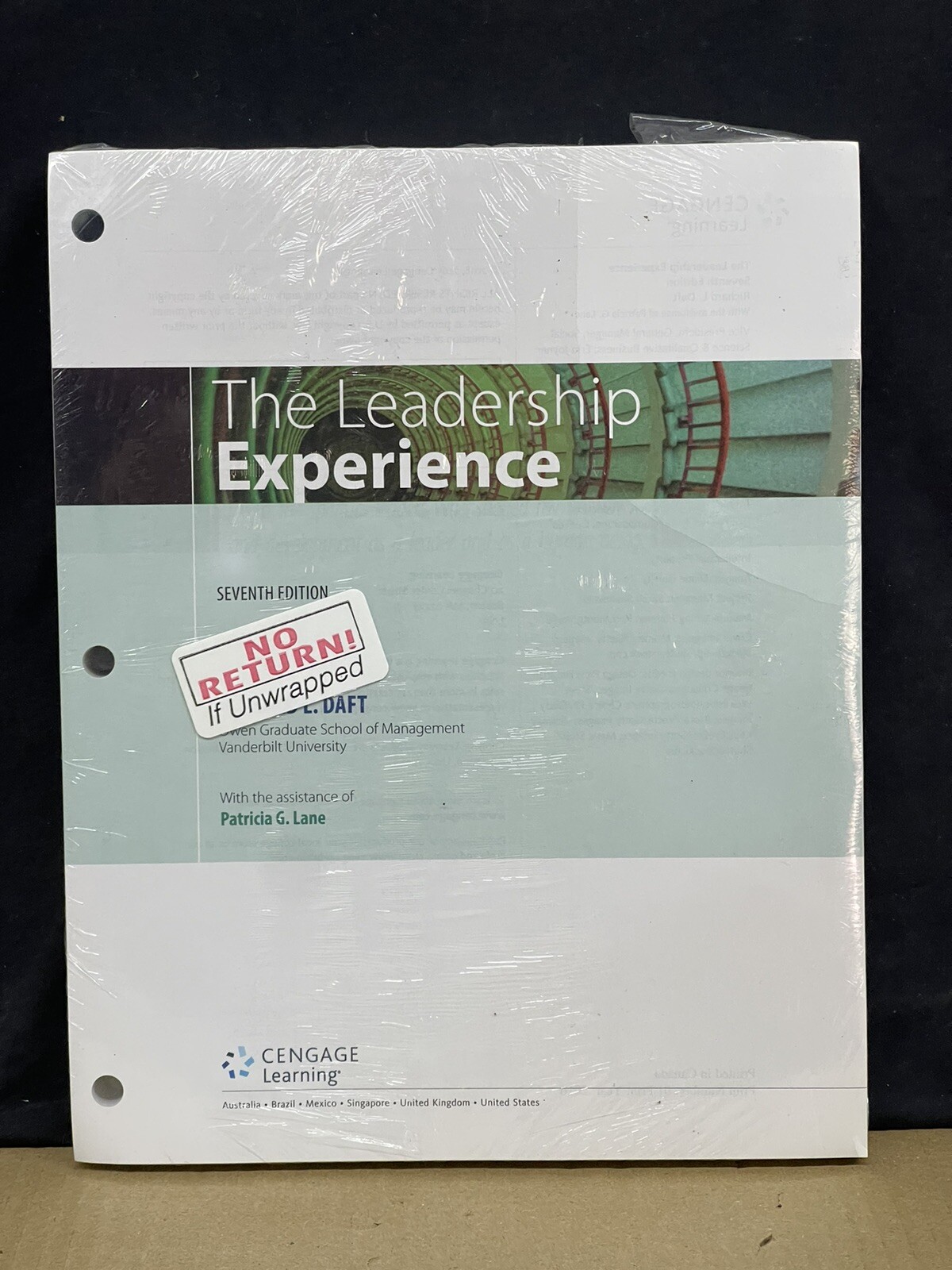 The Leadership Experience, Loose-Leaf – Loose Leaf by Daft Richard L. New Sealed