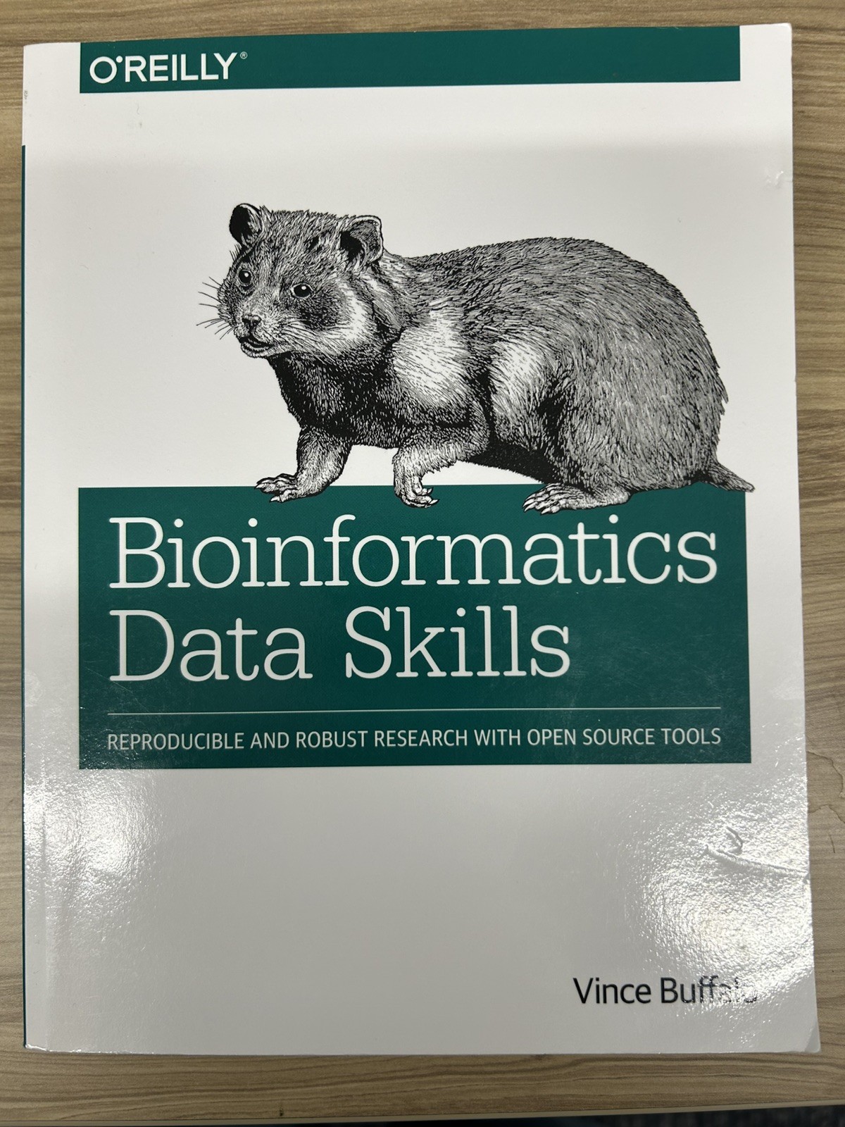 Bioinformatics Data Skills: Reproducible and Robust Research with Open Source