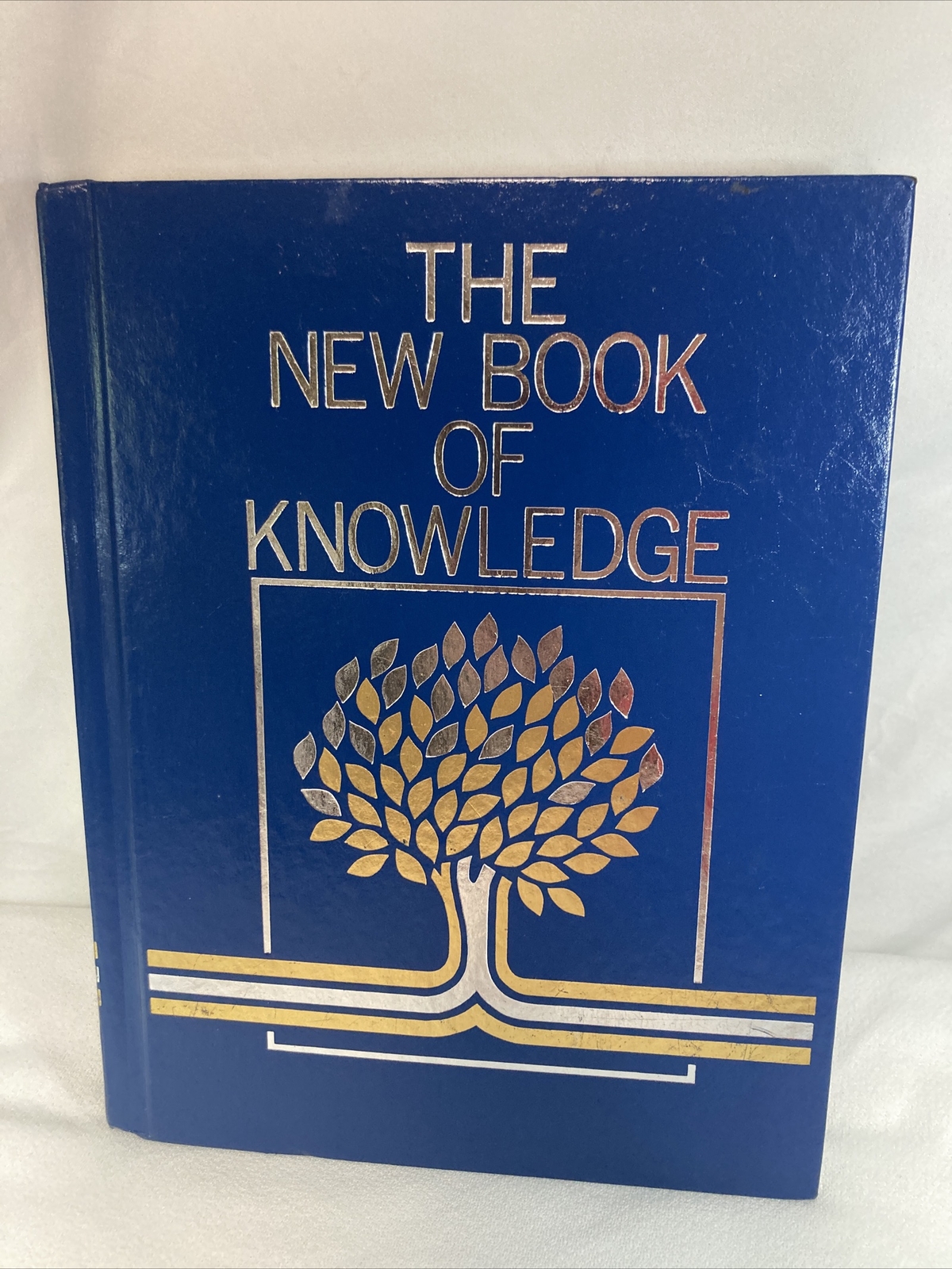 The New Book of Knowledge 1992 by Grolier Vol 5-E Hardcover See Pictures