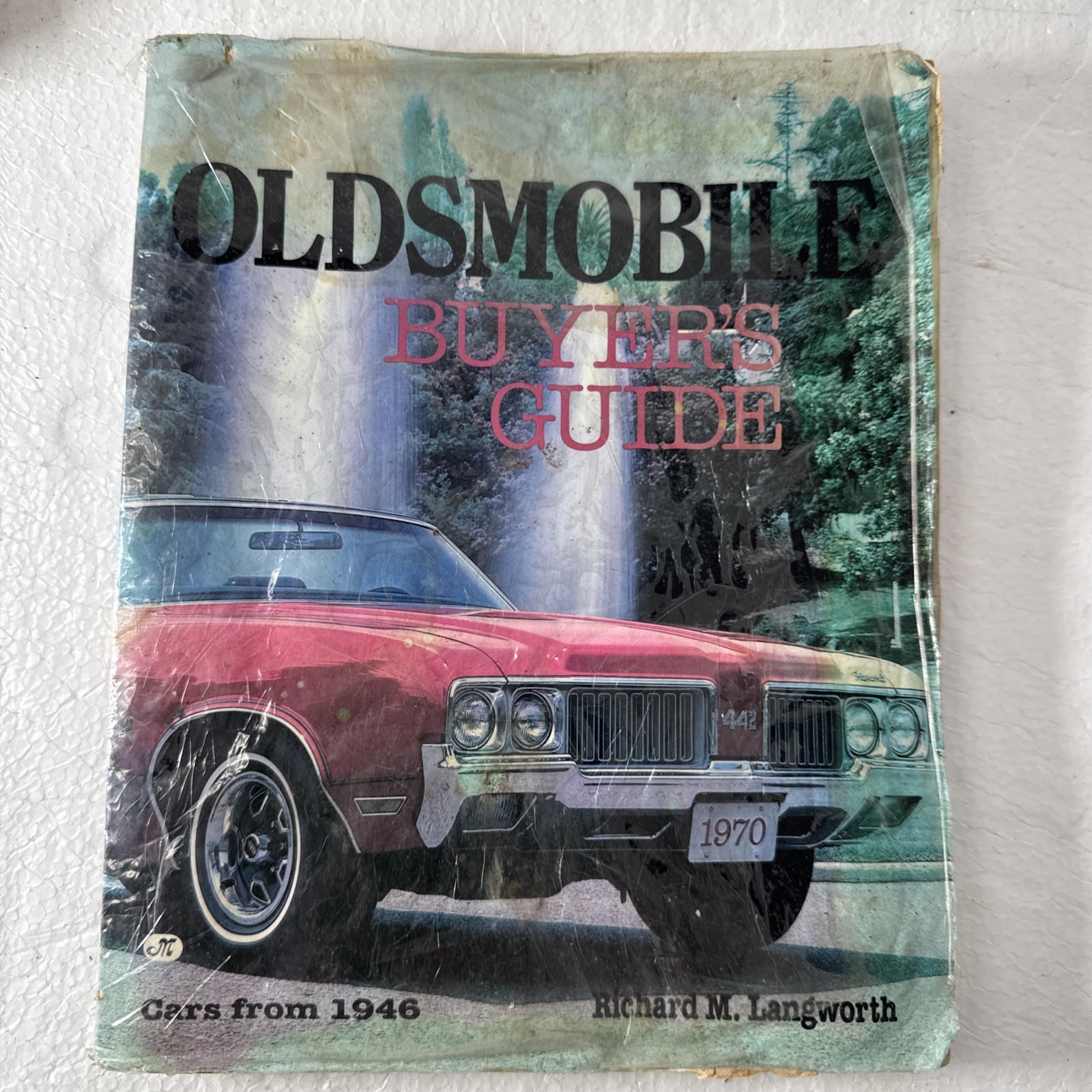 Illustrated Oldsmobile Buyer’s Guide: Cars from 1946 See Pics For Cond B12