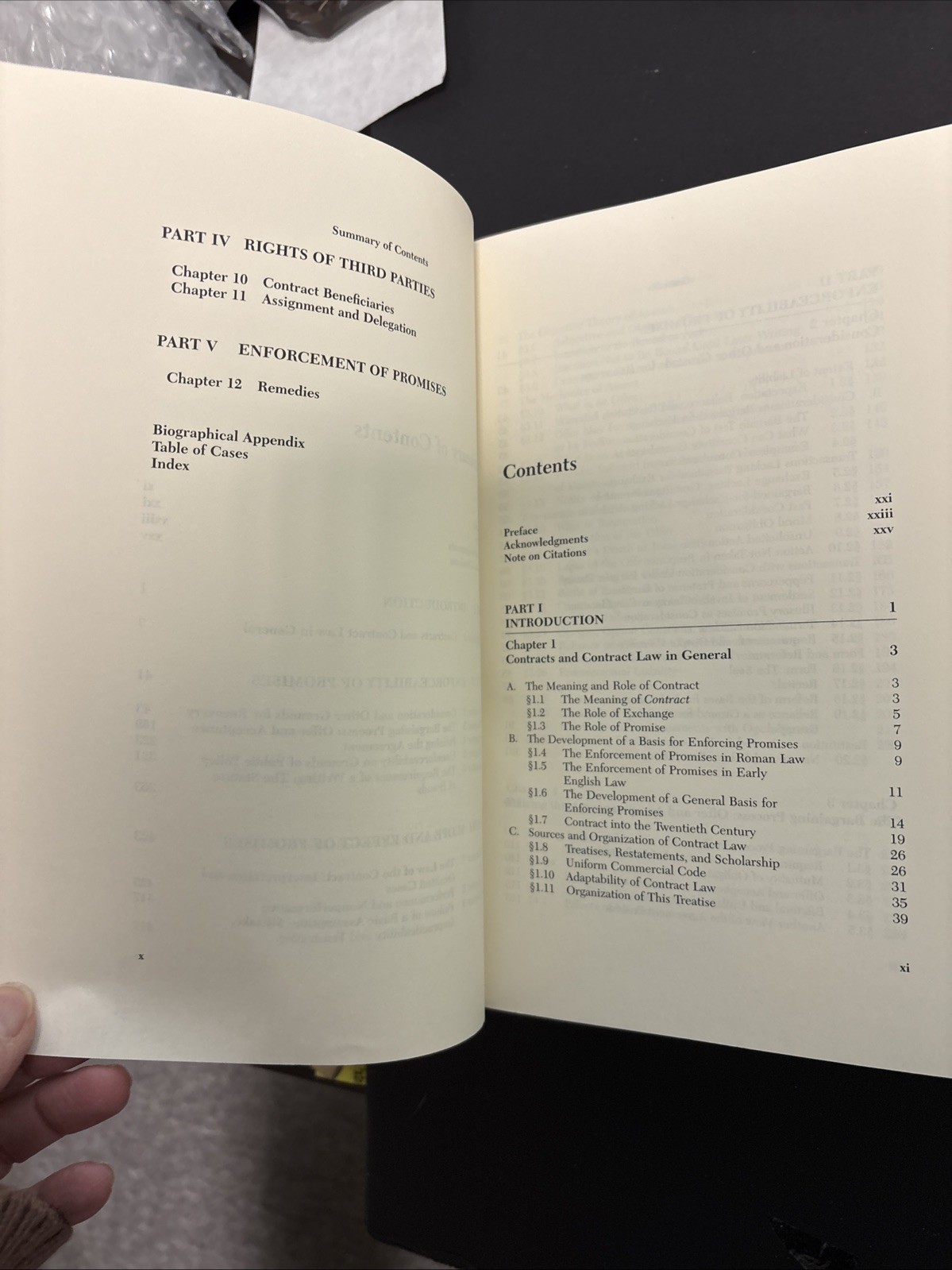 Contracts by E. Allan Farnsworth, 3rd Edition Aspen Softcover Student Treatise
