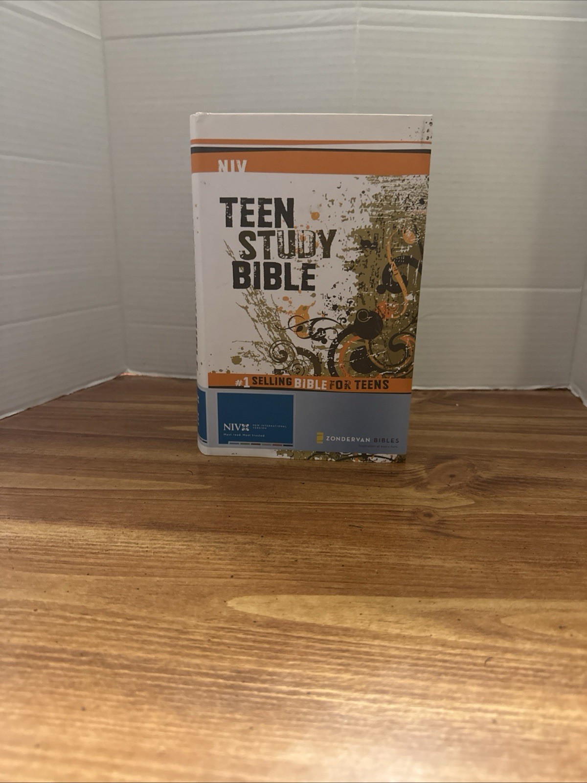Zondervan NIV Teen Study Bible Hardcover, Dust Jacket, Full-Color, Maps, Teens