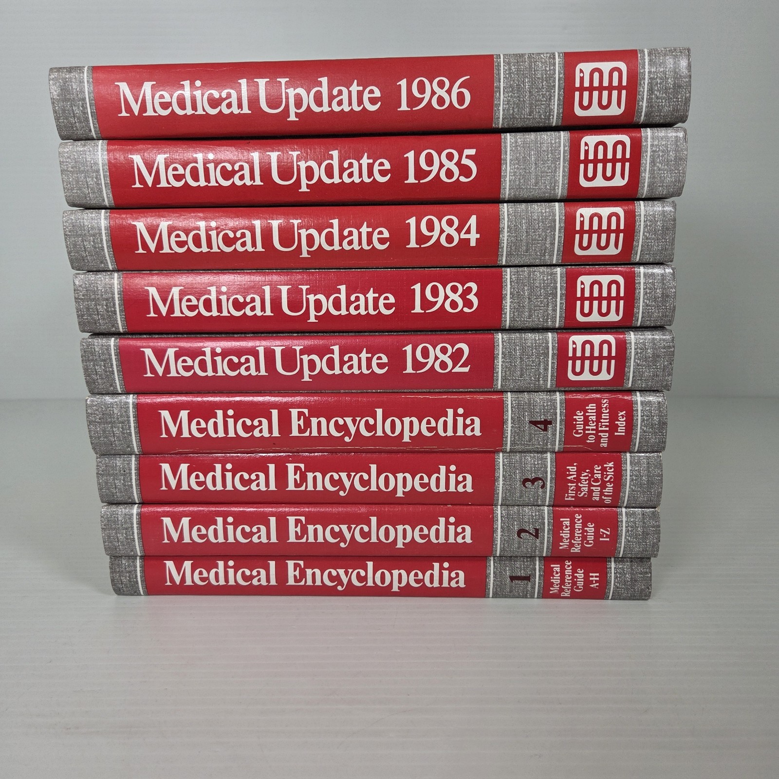 The World Book Illustrated Home Medical Encyclopedia 1-4 Book Set w 5 Updates
