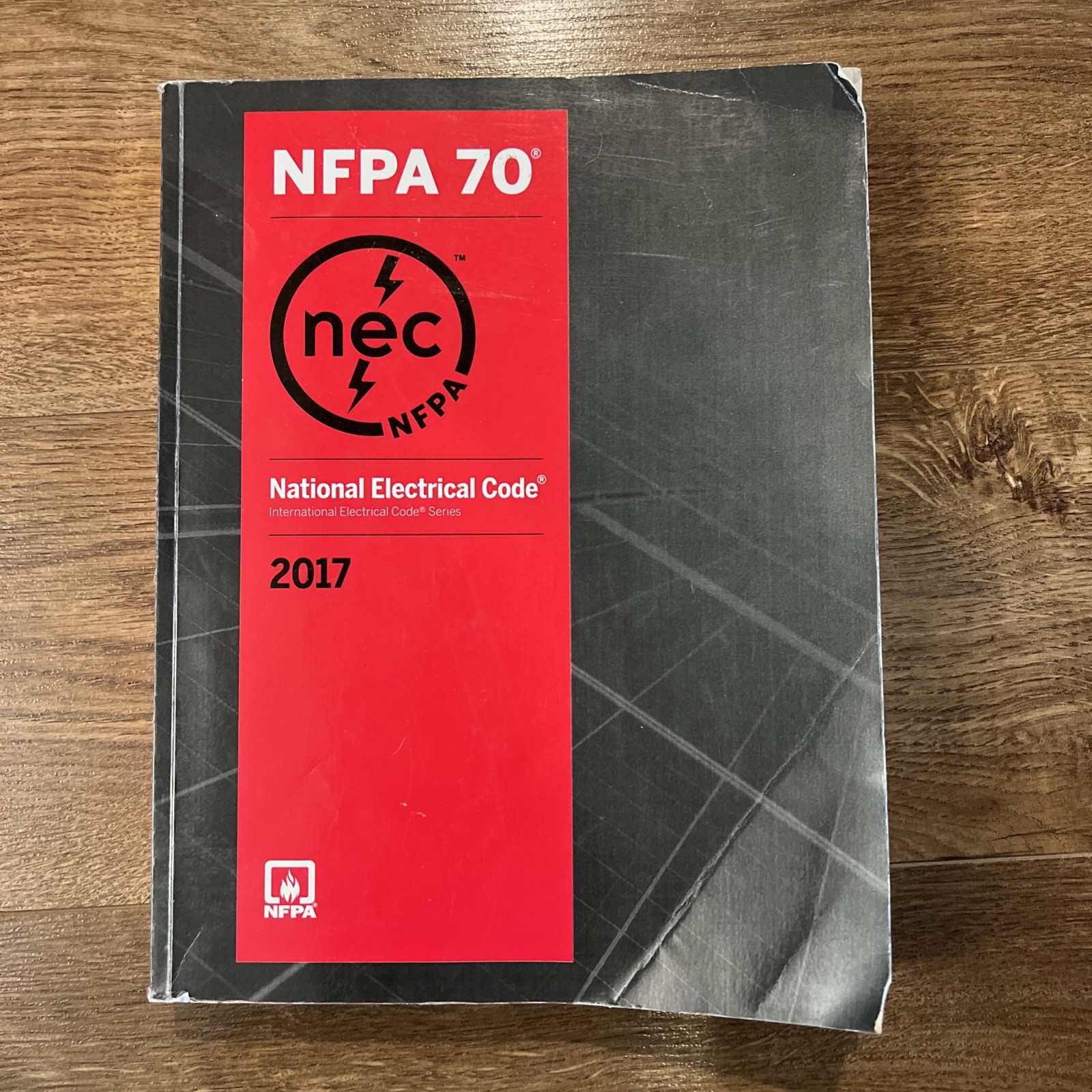 National Electrical Code 2017 by (NFPA) National Fire…ISBN 1455912778