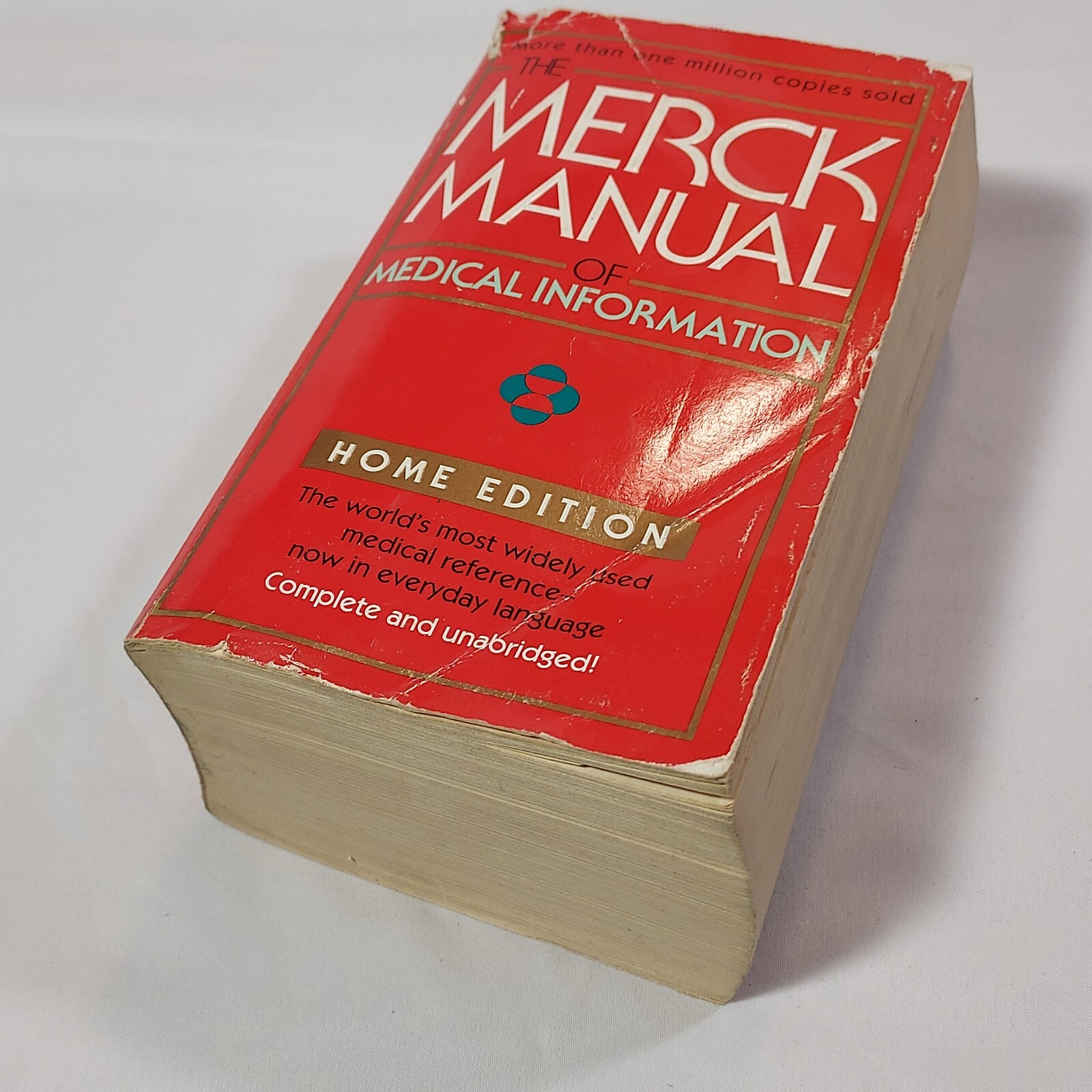 Merck Manual of Medical Information by Robert Berkow 1997 – Fair Condition