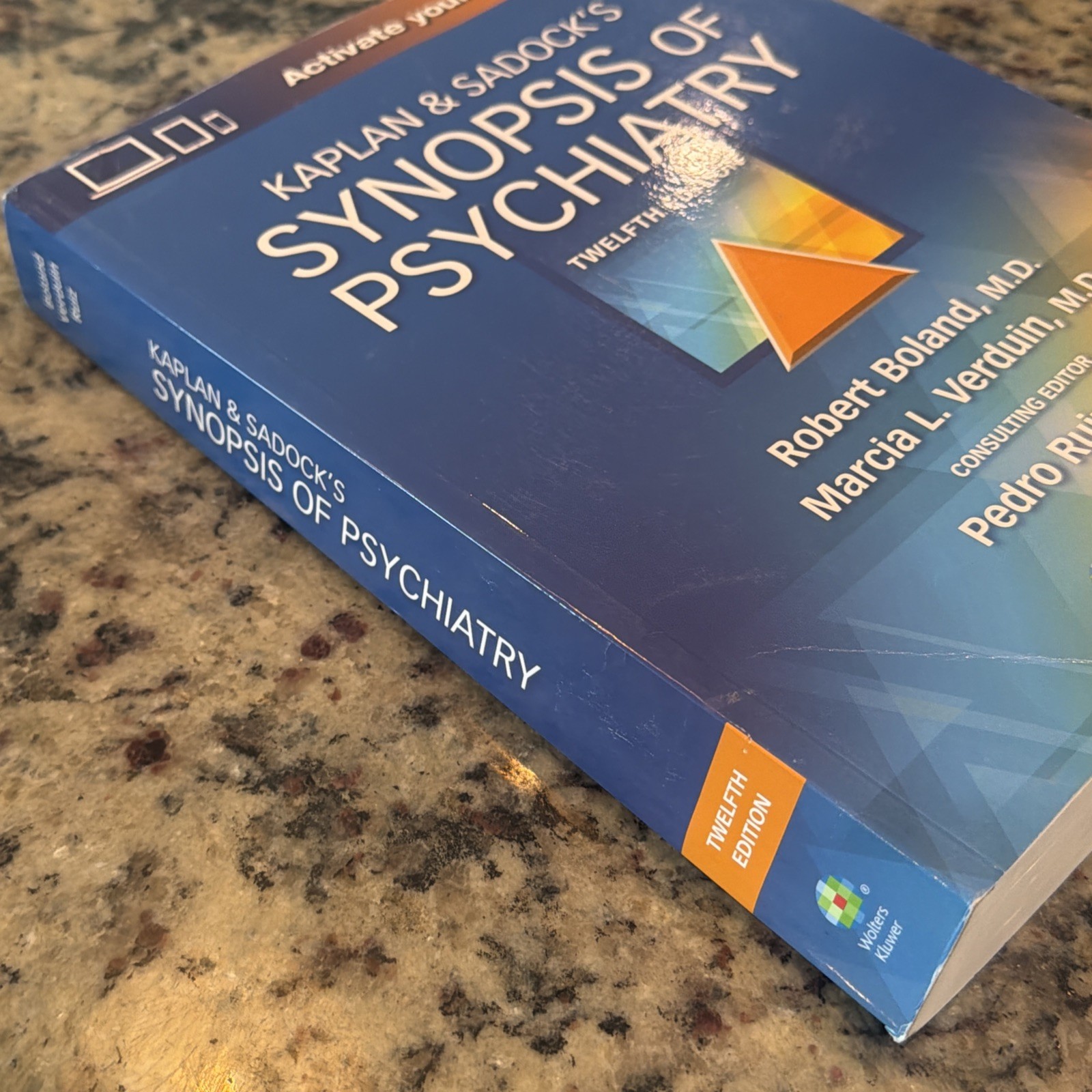 Kaplan & Sadock’s Synopsis Of Psychiatry. 12th Ed. – Paperback -Very Good W/Code