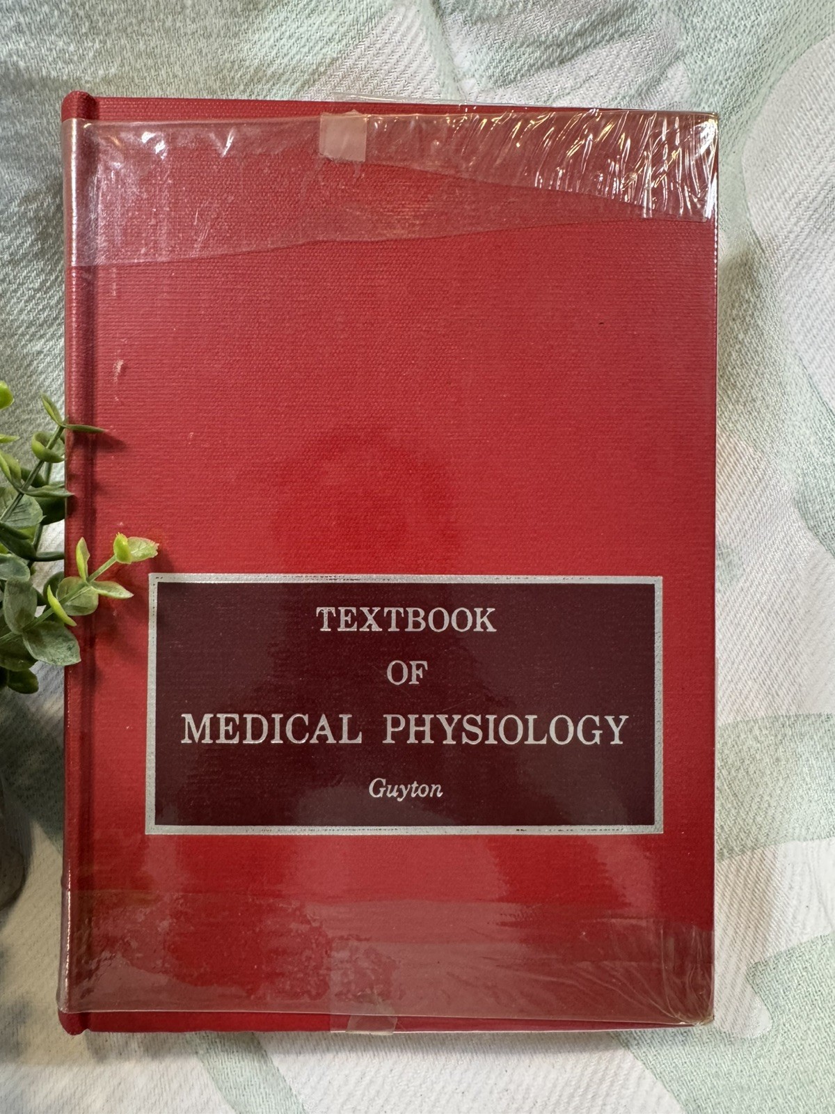 TEXTBOOK OF MEDICAL PHYSIOLOGY – Arthur C. Guyton, M.D. (1966) – HC – Classic