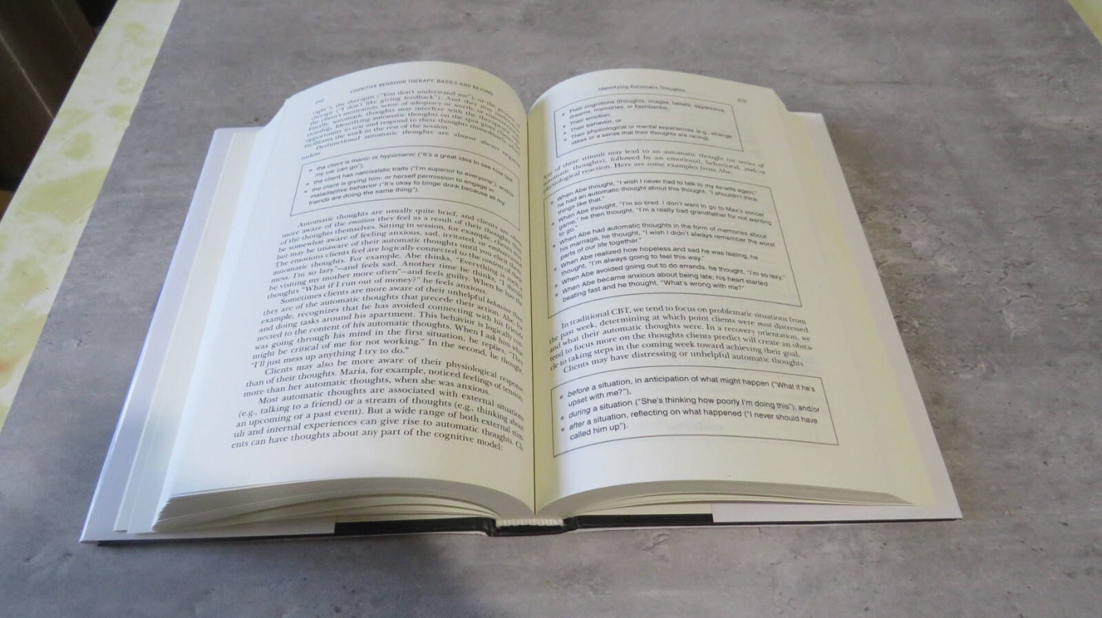Cognitive Behavior Therapy : Basics and Beyond by Judith S. Beck (2020,…