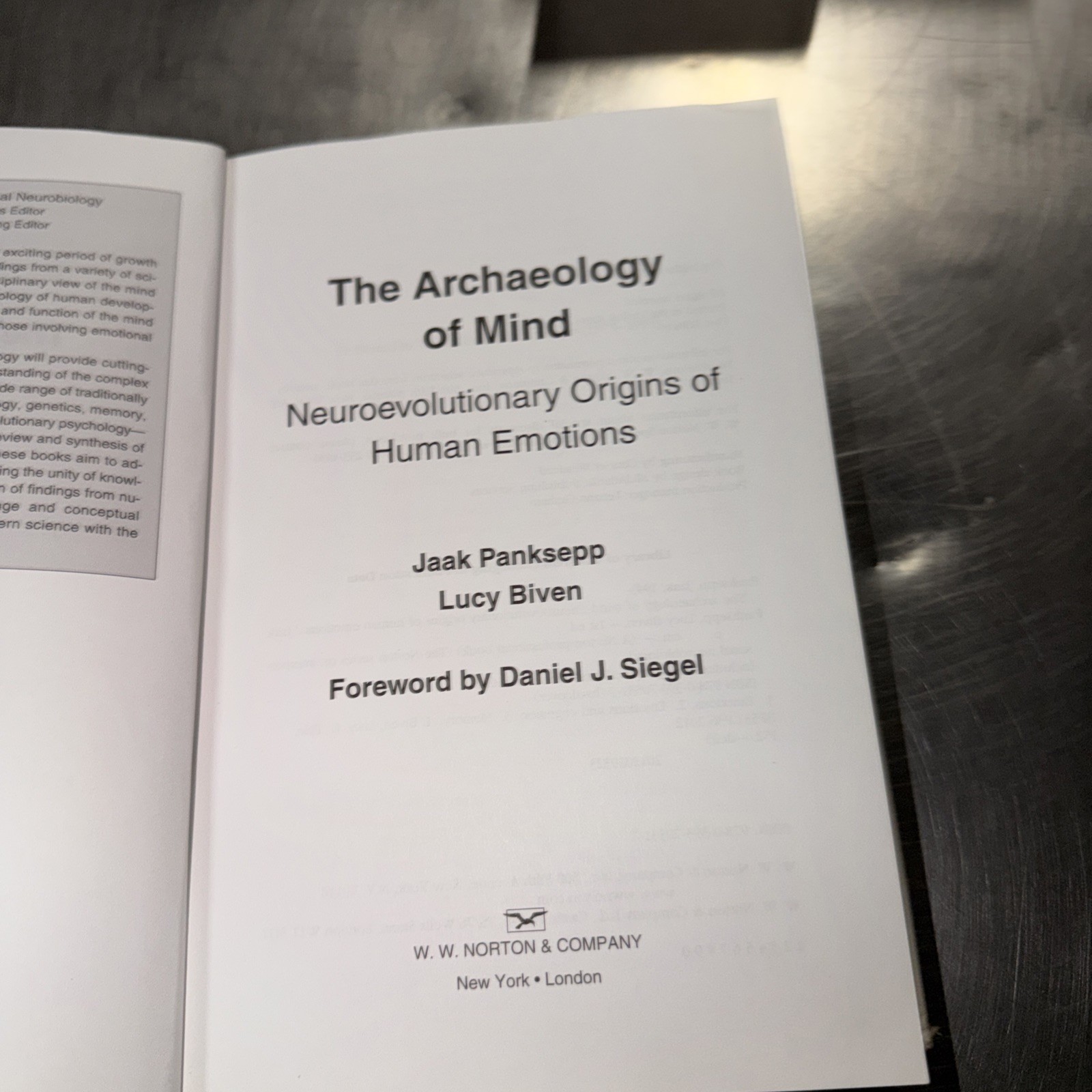 The Archaeology of Mind: Neuroevolutionary Origins of Human Emotions (Norton…