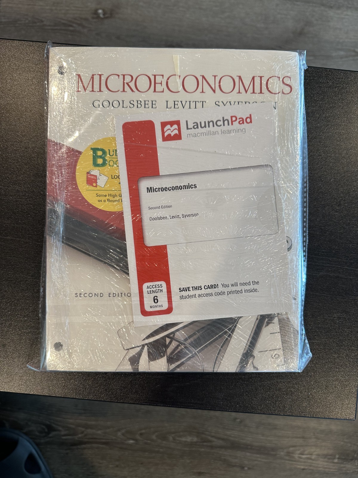 Loose-Leaf Version for Microeconomics. Very good condition (9.5/10)