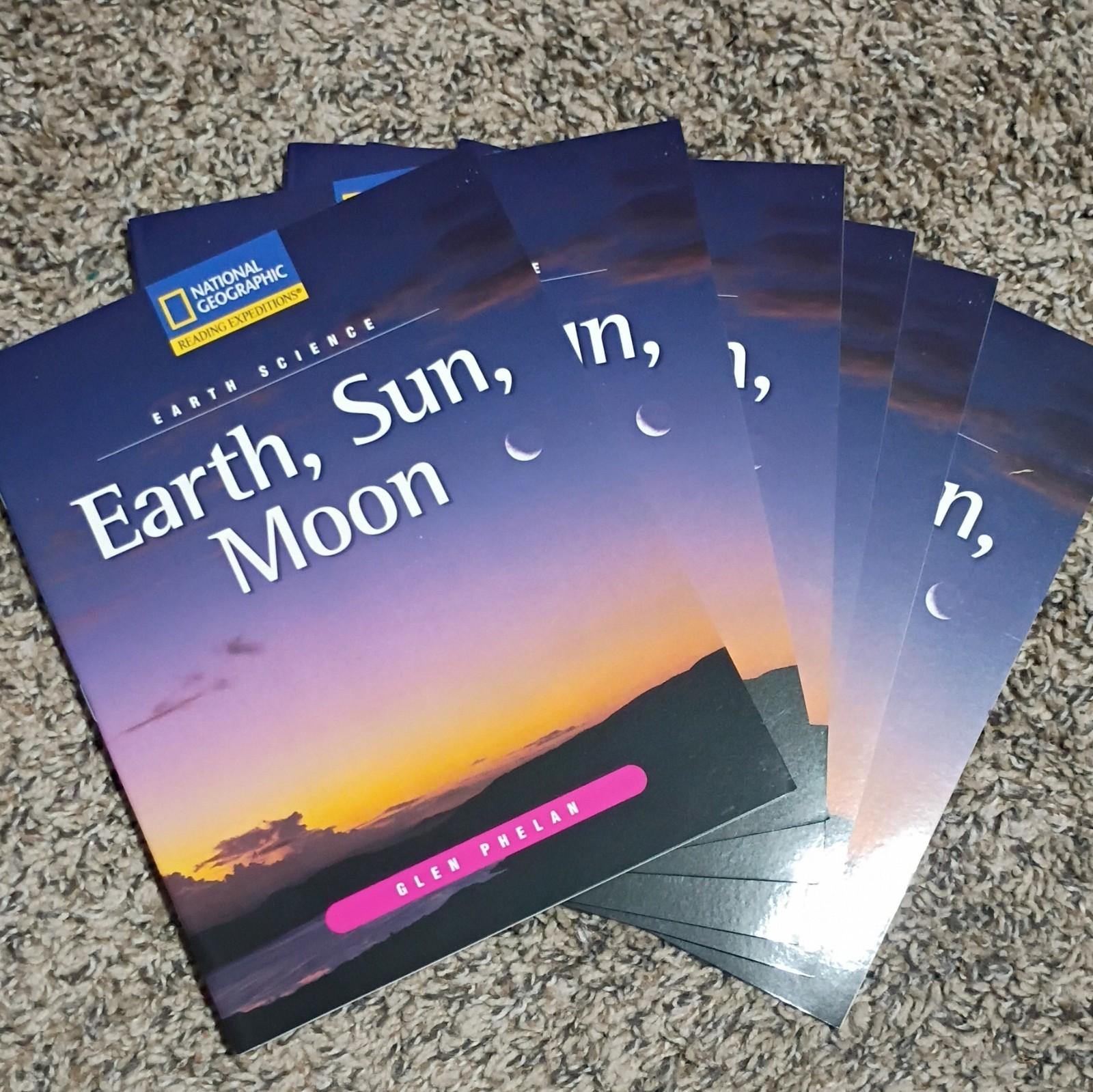 National Geographic Reading Expeditions Earth, Sun, Moon by Glen Phelan