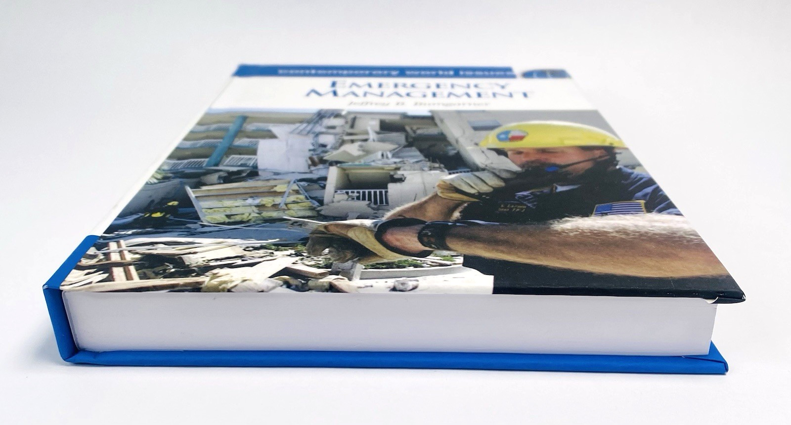Emergency Management: A Reference Handbook (Contemporary World Issues), Bumgarne